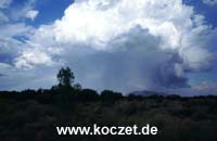 Ayers Rock mit Regenbogen