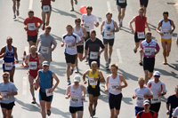 Marathonläufer nahe Theodor-Heuss-Brücke