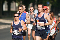 Marathonläufer nahe Theodor-Heuss-Brücke